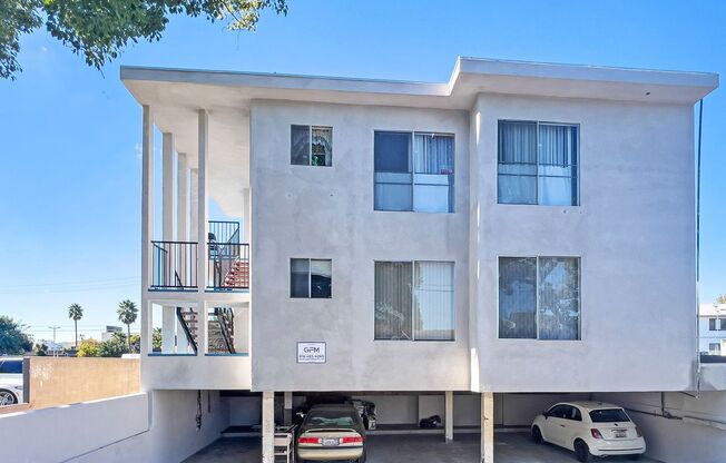 1225 Mariposa St