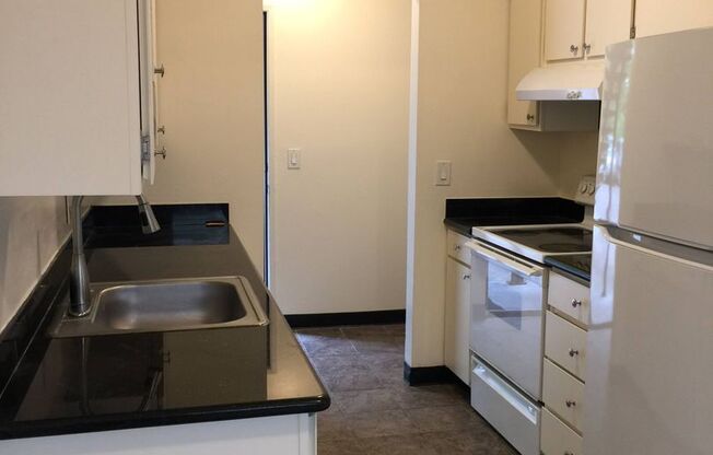 2 beds, 1 bath, 900 sqft, $1,795, Unit 4