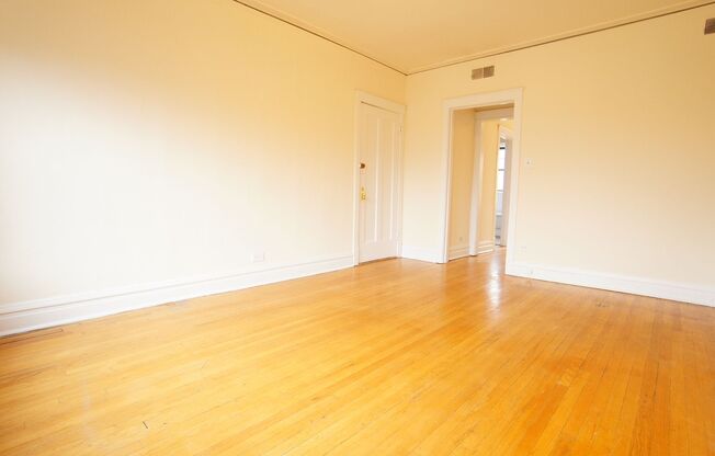 1 bed, 1 bath, 676 sqft, $1,795, Unit 2520-2N