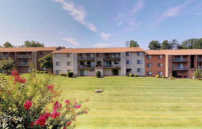 Large grassy area at Gainsborough Court Apartments, Fairfax, 22030