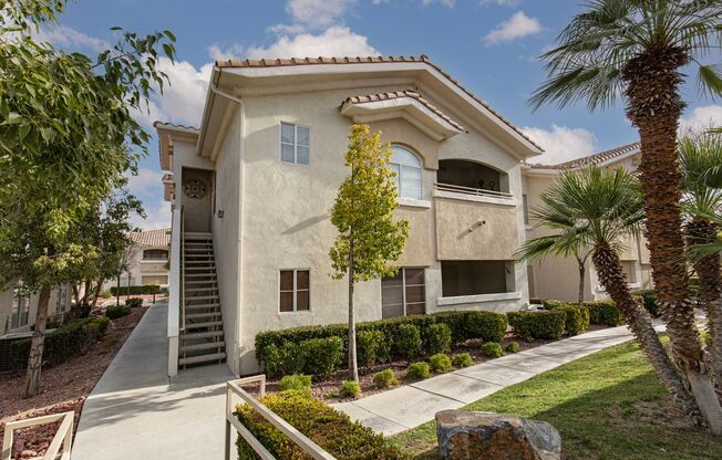 Fully furnished luxury 3br townhome with garage in gated Summerlin community