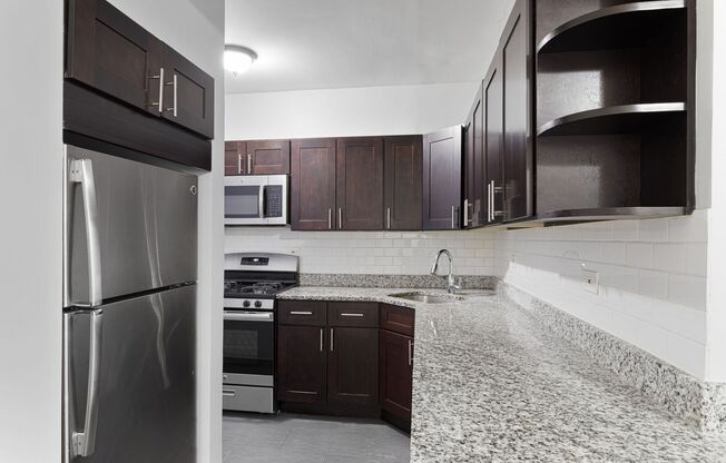 2 beds, 1 bath, 569 sqft, $2,250, Unit 6112-2W