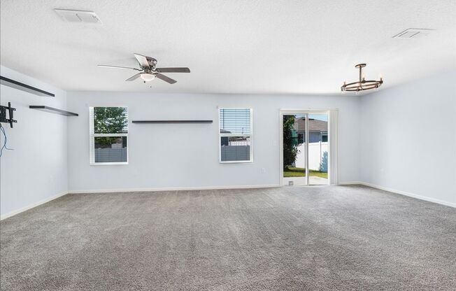 Like New Green Cove Springs 4 bedroom/2 bath