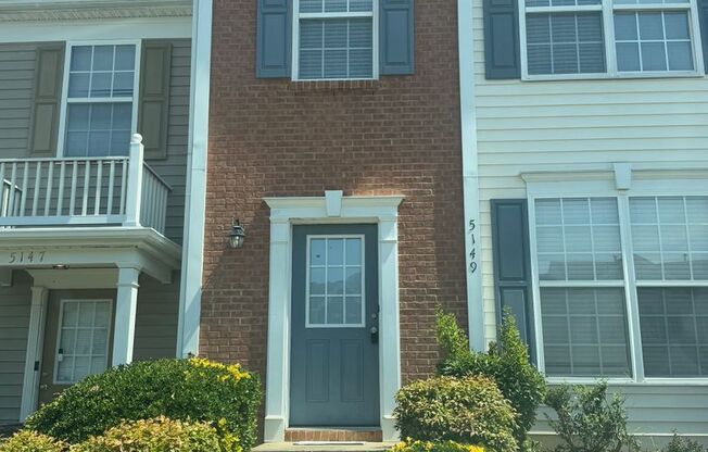 Lovely 3br 2.5ba TH in Raleigh! Available Now!
