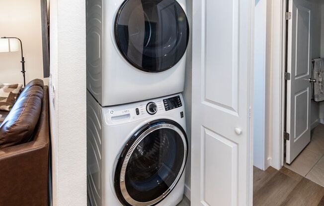 2 beds, 2 baths, 855 sqft, $2,195, Unit 5641 #203 Silverstone