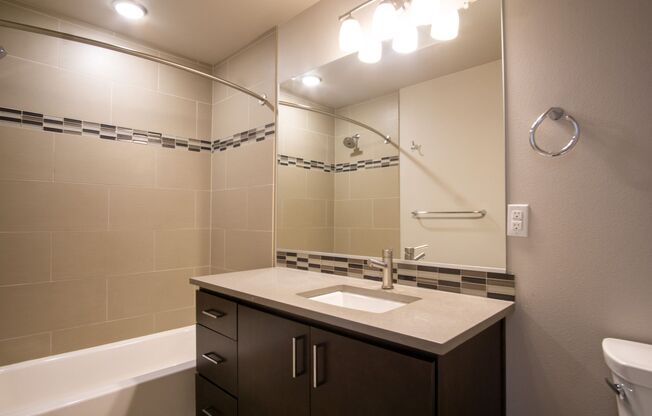 1 bed, 1 bath, $1,375, Unit 410