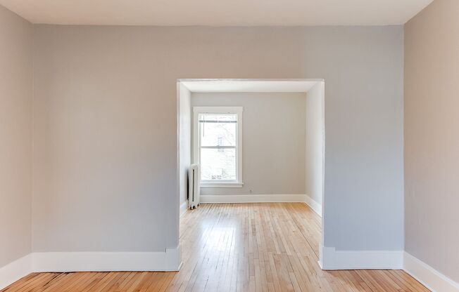 1 bed, 1 bath, 700 sqft, $1,250, Unit 6