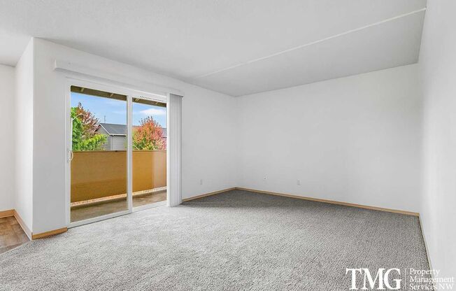 2 beds, 2 baths, 912 sqft, $1,499, Unit 23