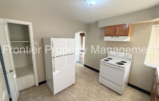 2 beds, 1 bath, $995