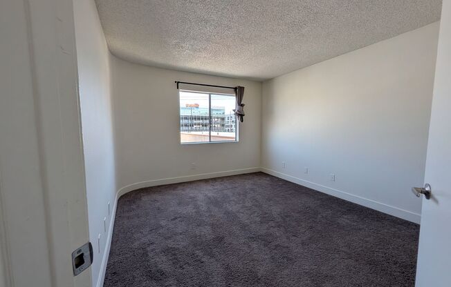 1 bed, 1 bath, 839 sqft, $2,008, Unit 416
