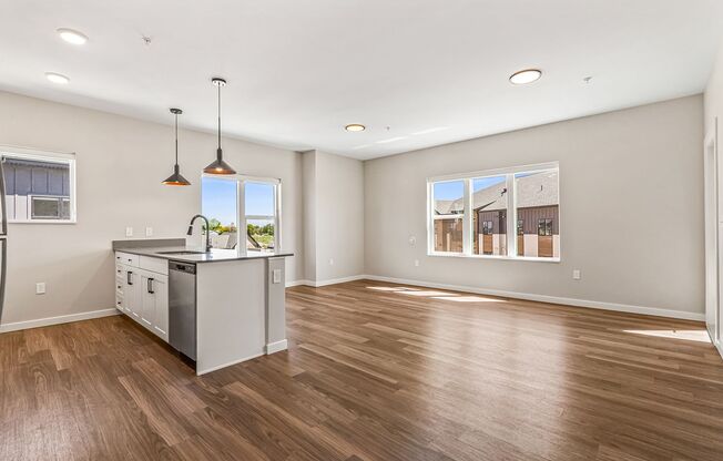 3 beds, 2 baths, 1,281 sqft, $2,199, Unit 1-310