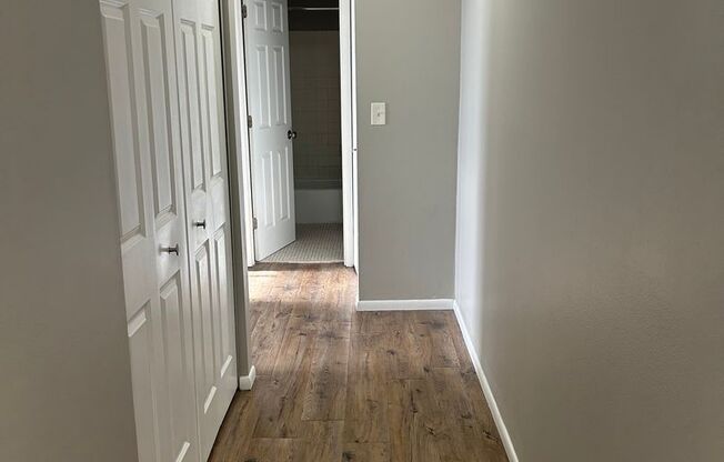 2 beds, 1 bath, 720 sqft, $1,100, Unit 1033305