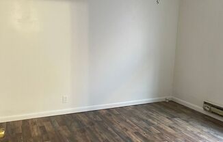 1 bed, 1 bath, $475, Unit 215-2