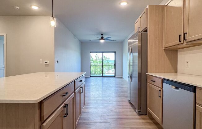 2 beds, 2 baths, 1,003 sqft, $2,400, Unit SC 1408-214
