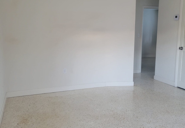 630 W 17 ST