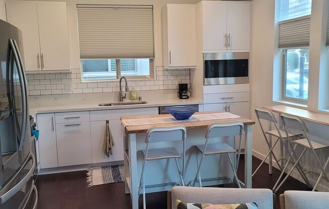 Cozy condo with roof top balcony in Downtown Sacramento