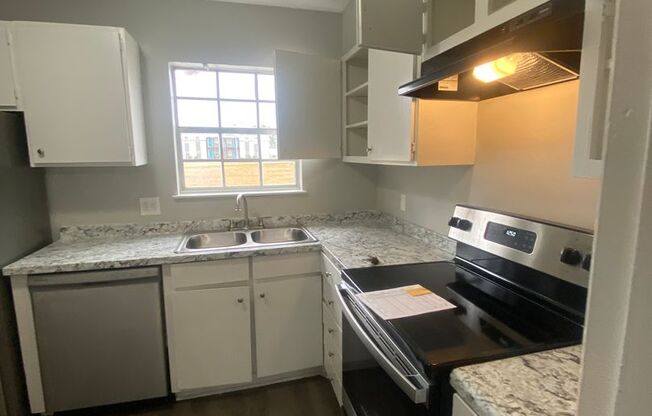 2 beds, 2 baths, 1,040 sqft, $850