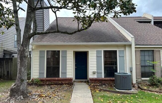 3 bed, 2 bath townhouse AVAILABLE NOW!!!