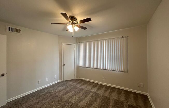 2 beds, 1 bath, $895, Unit MA9133
