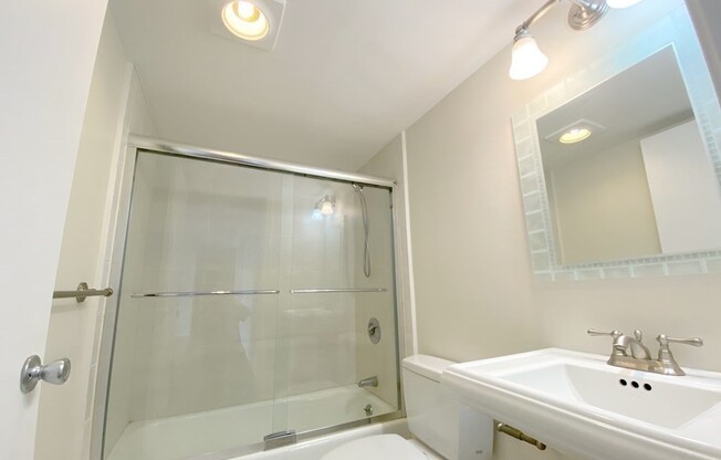 2 beds, 2 baths, 1,020 sqft, $4,100, Unit 503