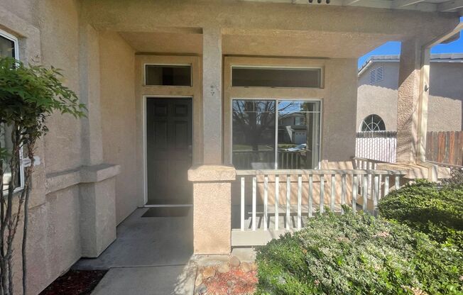 4 bedroom with 3 car garage in Tracy!