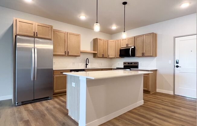 2 beds, 2 baths, 1,003 sqft, $2,400, Unit SC 1408-214
