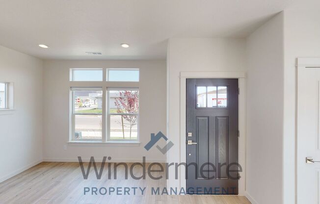 3 beds, 2 baths, 1,064 sqft, $1,895, Unit 325 Cowden