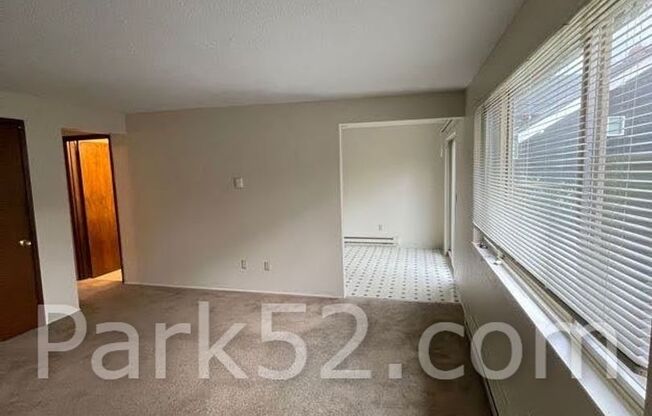 2 beds, 1 bath, $1,395, Unit 3111-07