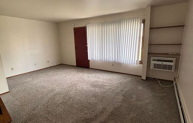3 beds, 1.5 baths, 1,204 sqft, $1,569, Unit 5224 04