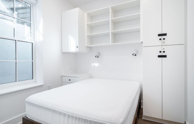 1 bed, 1 bath, 100 sqft, $1,350