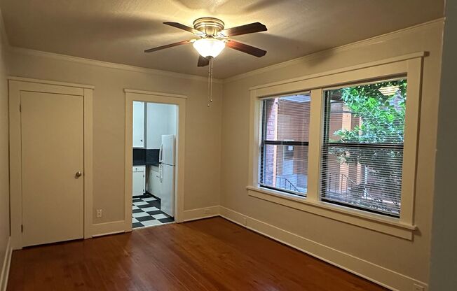 Studio, 1 bath, 352 sqft, $995, Unit 6