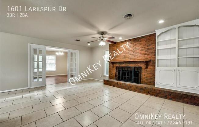 1601 LARKSPUR DR