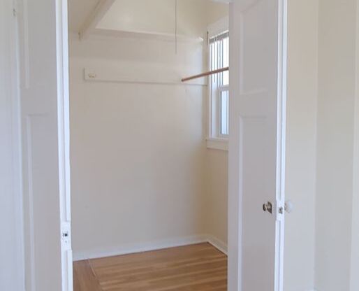 Studio, 1 bath, 430 sqft, $1,045, Unit 405