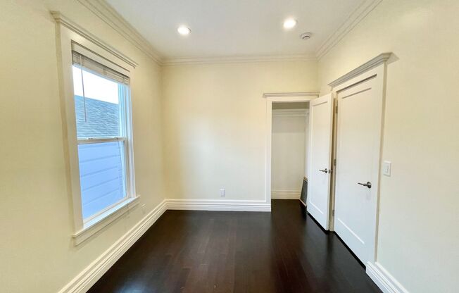 4 beds, 1 bath, $6,750, Unit 58 Sharon Street