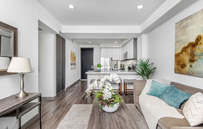 2 beds, 2 baths, 750 sqft, $2,650, Unit 308