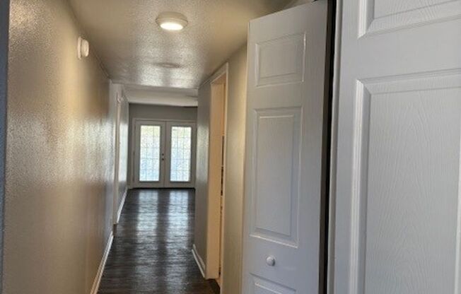 3 beds, 2 baths, 1,256 sqft, $1,500, Unit 09-0902