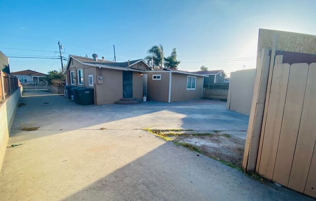 3 beds, 2 baths, 1,235 sqft, $2,720, Unit 1336 Peach Avenue Unit B