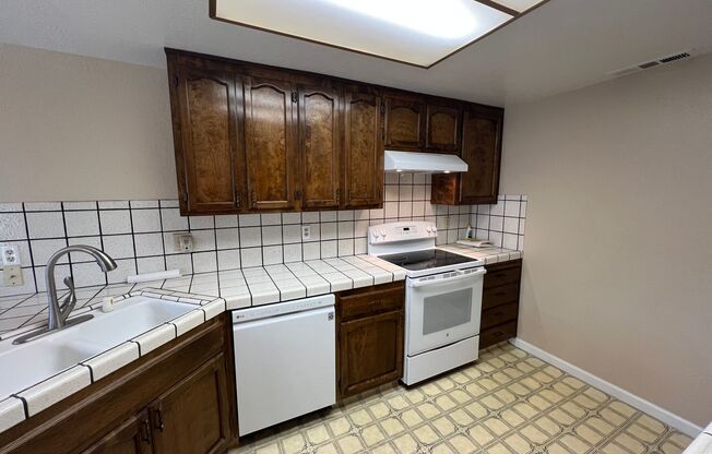 2 beds, 2 baths, $1,895