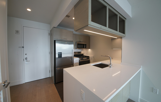 Studio, 1 bath, $4,995, Unit 39M