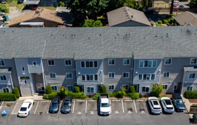 Ambaum Place I | Modern Apartment Homes w/ In-Unit Laundry!