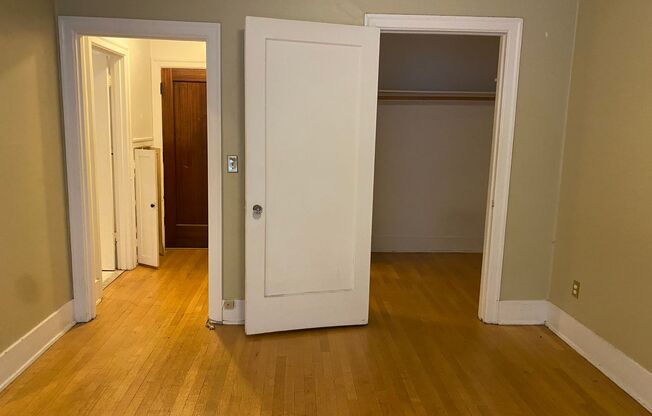 Studio, 1 bath, 347 sqft, $1,065, Unit 103