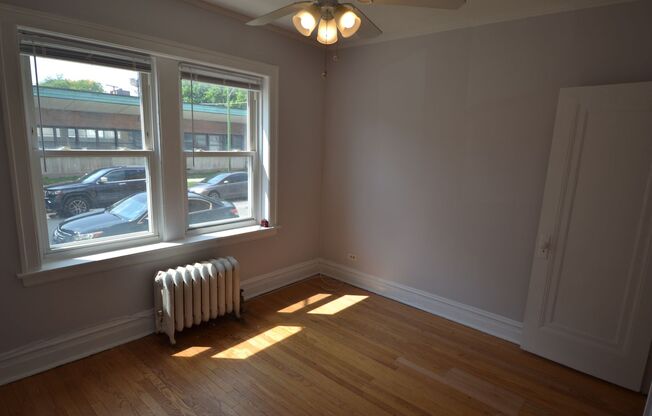 2 beds, 1 bath, 950 sqft, $1,700, Unit 4407-1A