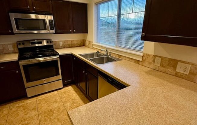 2 beds, 2 baths, $2,195, Unit Unit A