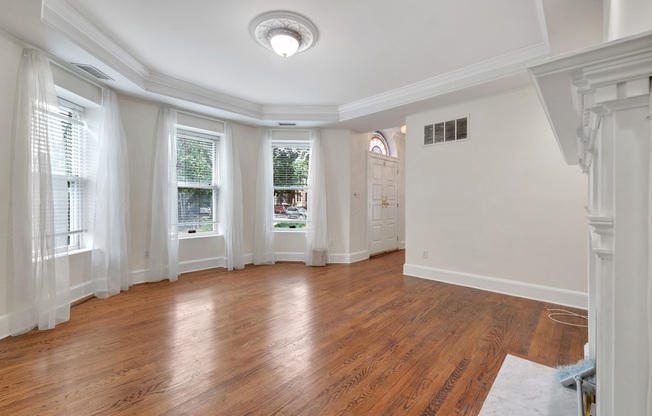 300 F ST NE