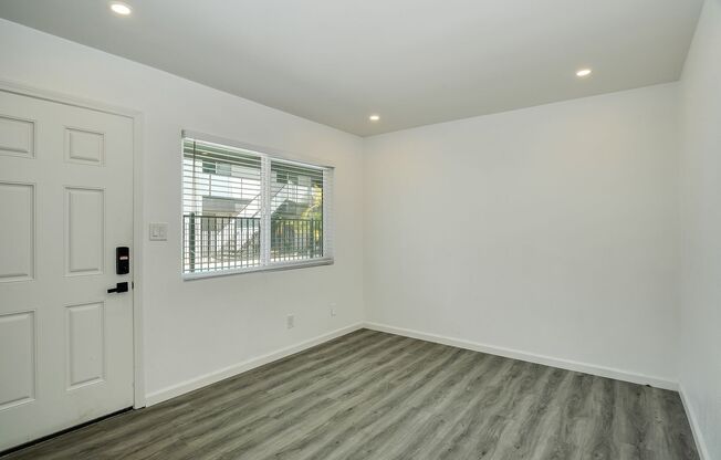 2275 Grand Ave