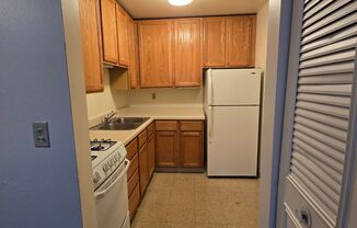 2 beds, 1 bath, 785 sqft, $1,020, Unit 420-08