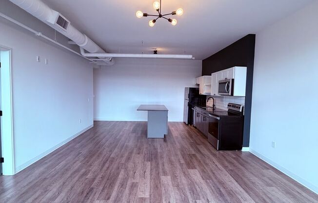1 bed, 1 bath, 635 sqft, $2,150, Unit Unit 604