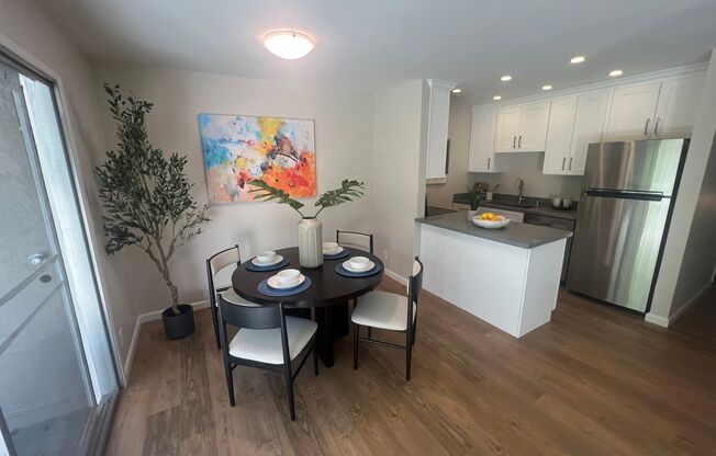 Beautiful 2 bed 2 bath Condo in Mountain View. Close to Downtown.