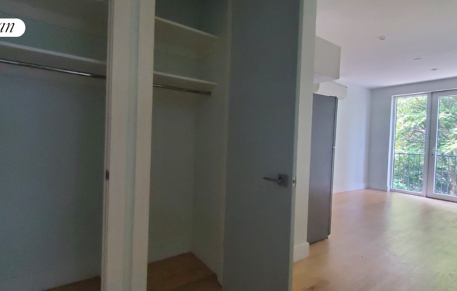 2 beds, 1 bath, $2,499, Unit 2D