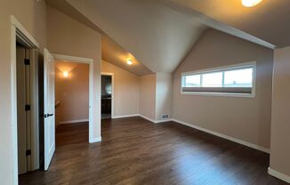 3 beds, 3 baths, $2,500